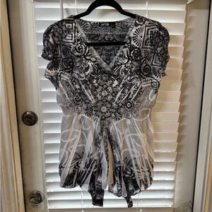 Apt. 9 Black & White Printed V-Neck Short Sleeve Top